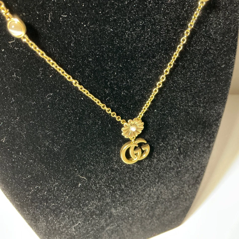 Collar de oro Gucci GG Foto 3 de 4