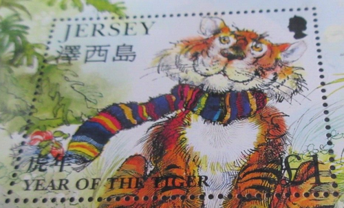 QUEEN ELIZABETH II JERSEY YEAR OF THE TIGER MINISHEET & STAMP HOLDER - Picture 3 of 3