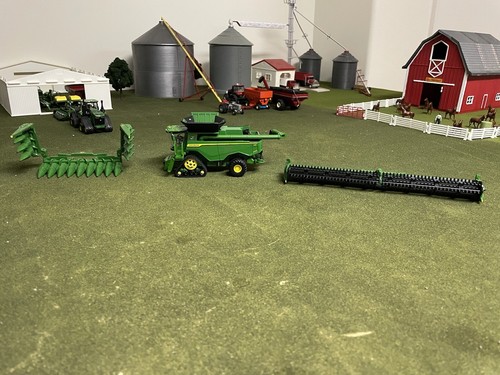 1/64 ERTL John Deere 75th Anniversary X9 1000 Tracked Combine - Just Released - Picture 2 of 12