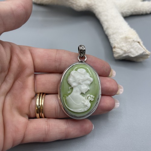 925 Sterling Silber hellgrüne Muschel Kamee Anhänger Halskette hübsche Frau #349