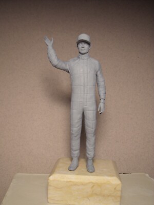 Figurine F1 Charles Leclerc Ferrari 2022 - Échelle 1/18 - Résine - Minichamps / Spark