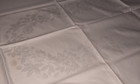 Altes Damast Tischdecke Tafeltuch Webmuster Blumen 145 x 110 cm (12698)