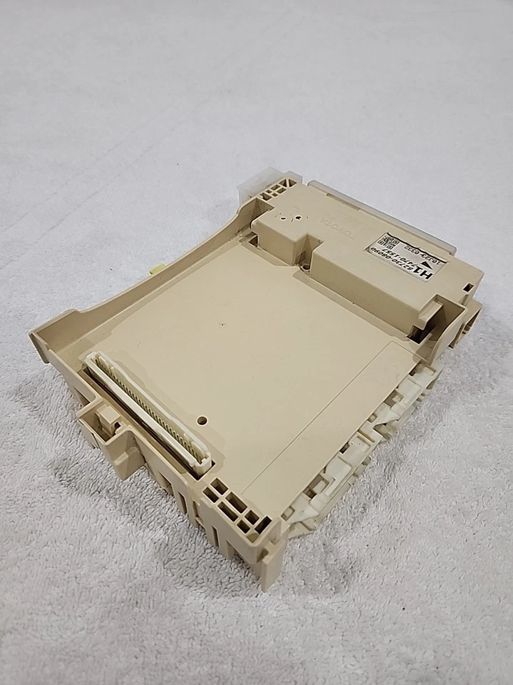 Caja de conexiones relé de fusibles Toyota Sienna 2011-2014 fabricante de equipos originales 82730-08090 Foto 4 de 4