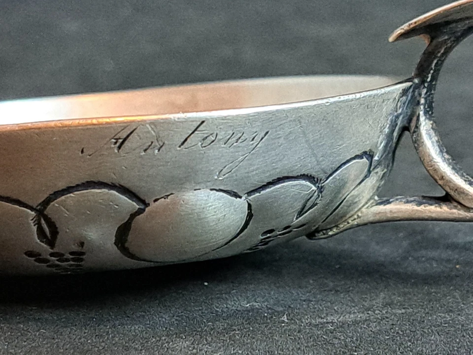 Taste-vin en argent massif, poinçon Minerve, patronyme "Antony Thevenin" 1839 - Photo 2/4