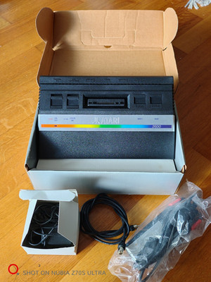 Atari 2600 Rainbow  Spielekonsole PAL schwarz RF mit Originalkarton & Kabeln. VB