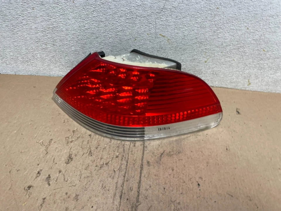 Luz trasera del pasajero derecho OEM Q4703 BMW SERIE 7 750LI 760LI 2006 2007 2008 Foto 2 de 4