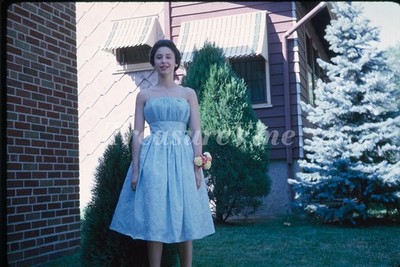 PRETTY YOUNG DEBUTANTE LADY VTG MCM FASHION CORSAGE 1963 Kodachrome 35mm Slide