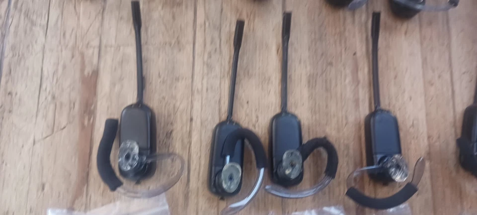 Lote de 17 auriculares Plantronics C540 WH500 SIN PROBAR Foto 3 de 4