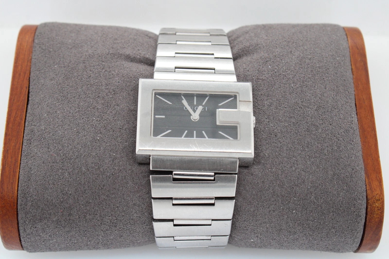 Montre pour femme GUCCI modèle# 100L cadran noir 30 mm en acier inoxydable #19134B