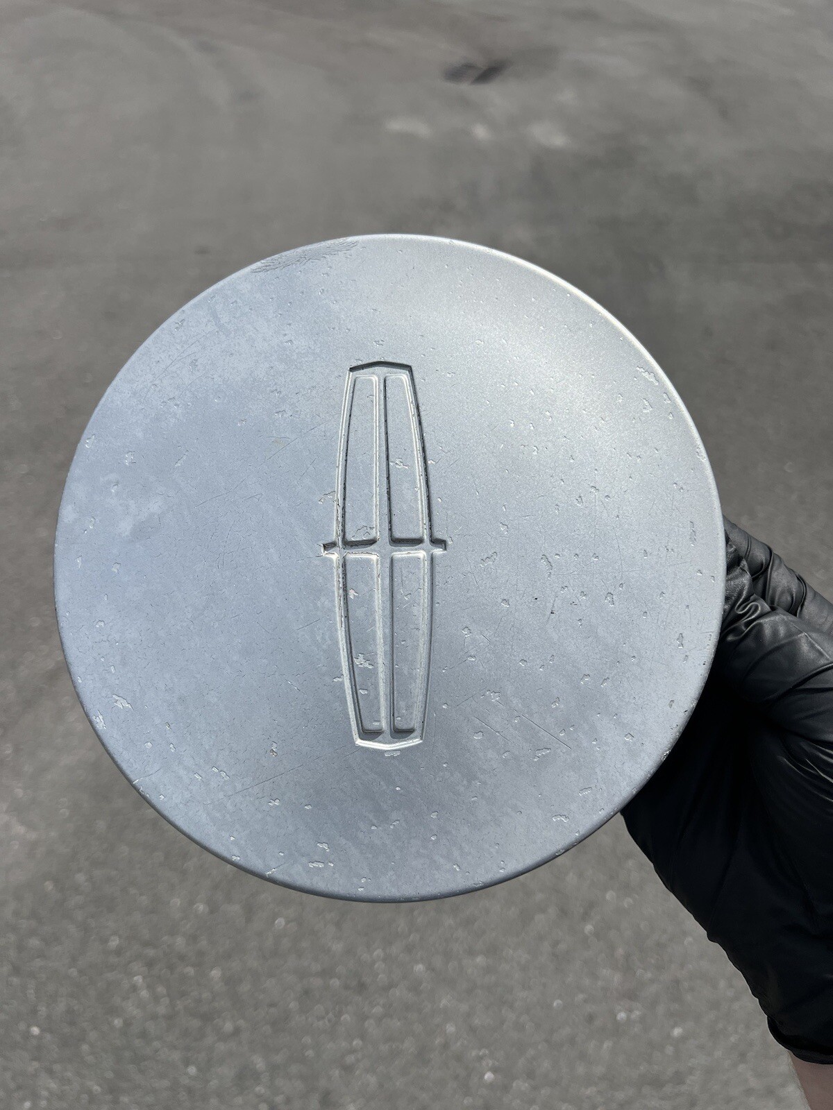 19982002 Lincoln Town Car Center Cap Factory OEM YW131A096BA Hub Cap