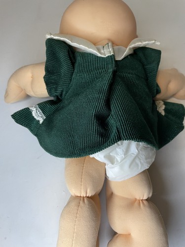 VINTAGE CABBAGE PATCH DOLL & OUTFIT W/ RED HAIR MATTEL 1995 Green Dress - Picture 10 of 11