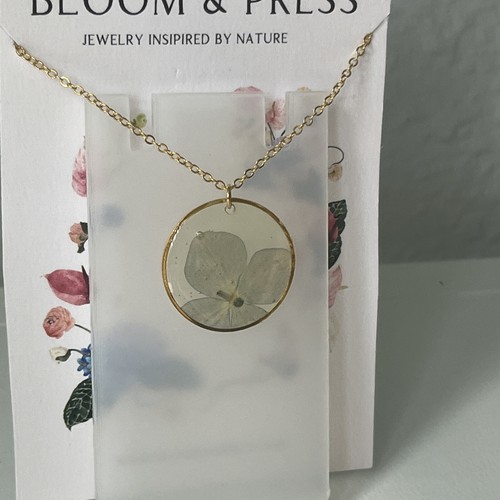 Handmade Bloom & Press Gold Plated Delicate Dried Flower Necklace - Picture 7 of 7