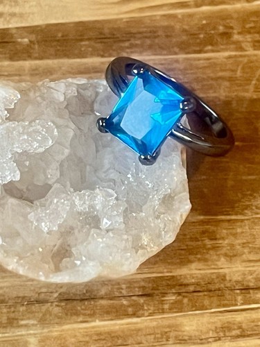 Aquamarine Blue Emerald Cut Topaz Gemstone-Silver Titanium Statement Ring-Size 8 - Picture 13 of 23