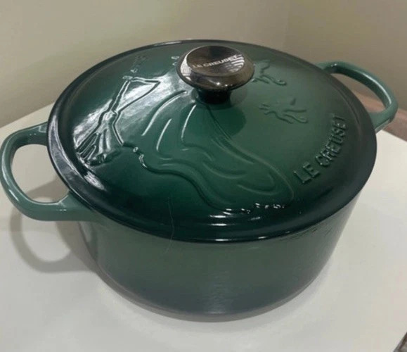 Le Creuset 24cm Green Wicked Limited Edition Elphapba Dutch Oven 4.2ltr