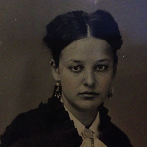 Beautiful LARGE 8.5 x 6.5" Antique Tintype Photo Young Woman Girl Fashion Old - Picture 11 of 17