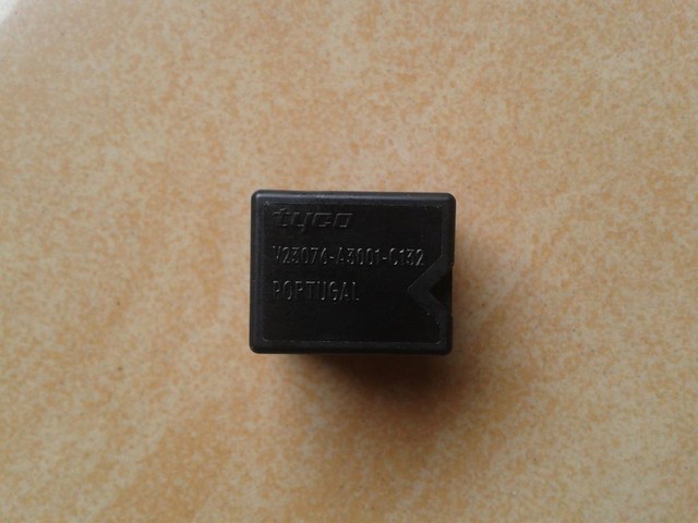 Реле v23076 a3001 d142