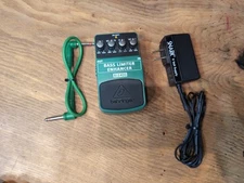Behringer BLE400 Bass Limiter Enhancer Guitar Effect Pedal + Cable + Snark Power