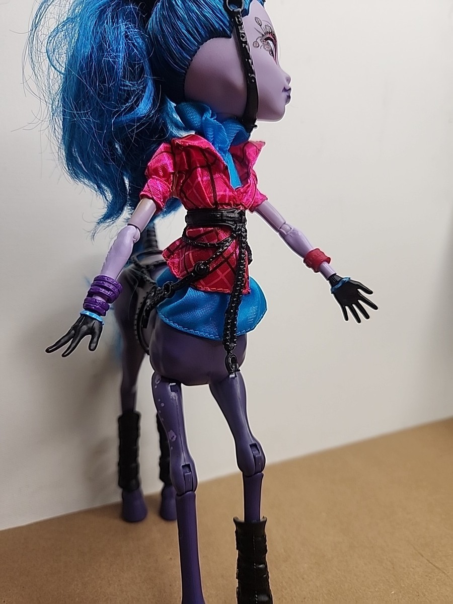 Monster High Avea Trotter Freaky Fusion Centaur Doll G1 Mattel w