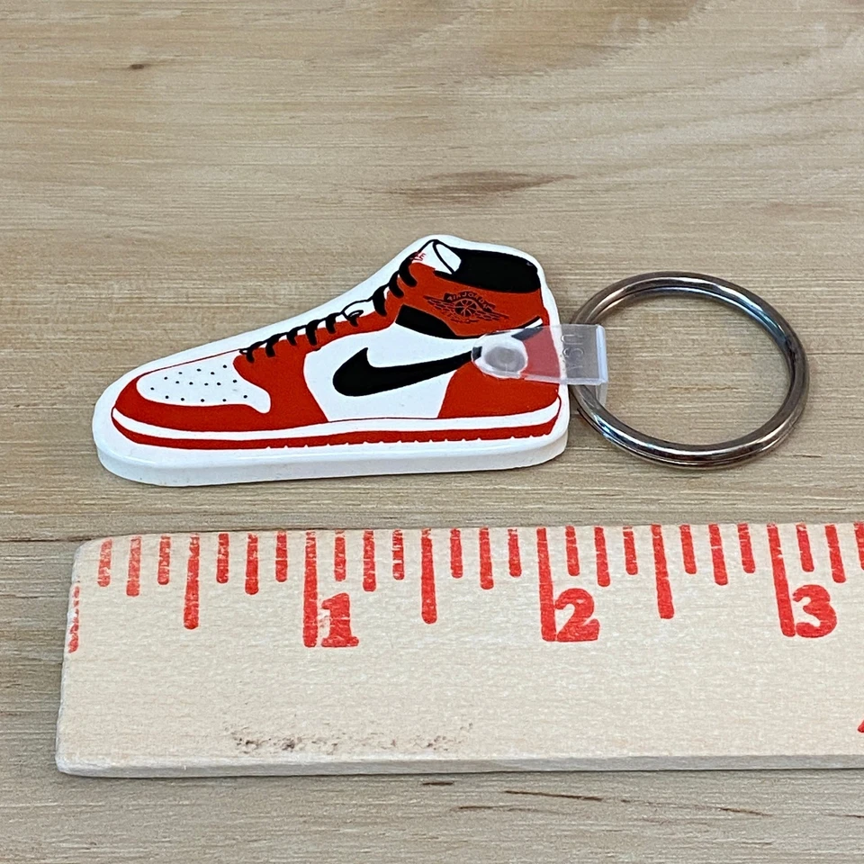 Tênis Air Jordan 1 Vintage Chaveiro Borracha Anos 80 Promo Nike Colecionável EUA - Imagem 2 de 4