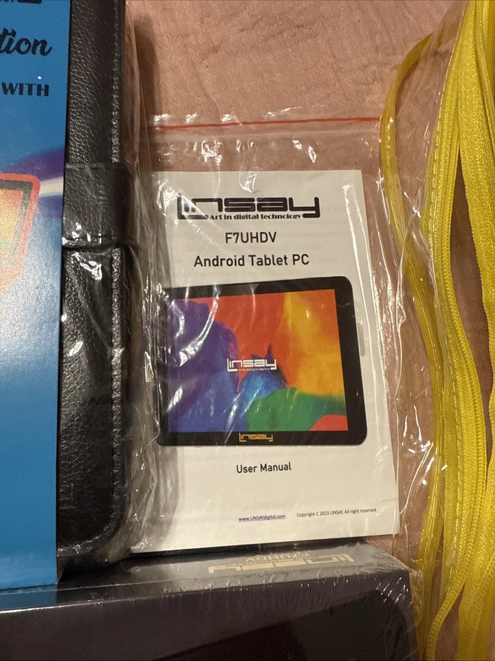 Linsay Touchscreen Tablet 7"-Screen Bundled W/case, Keyboard, Instructions & Bag - Image 4 of 4