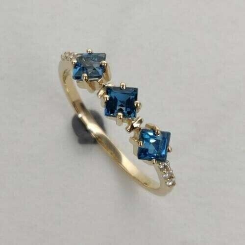 14k Yellow Gold Plated In 2.50Ct Princess Cut Lab Created London Blue Topaz Ring - Picture 1 of 8