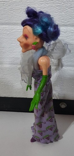 Vintage Kenner Strawberry Shortcake Sour Grapes Doll Figure - Picture 3 of 4