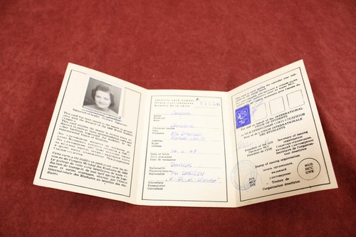 Internationaler Studentenausweis DDR International Union of Students Dokument - Picture 2 of 3