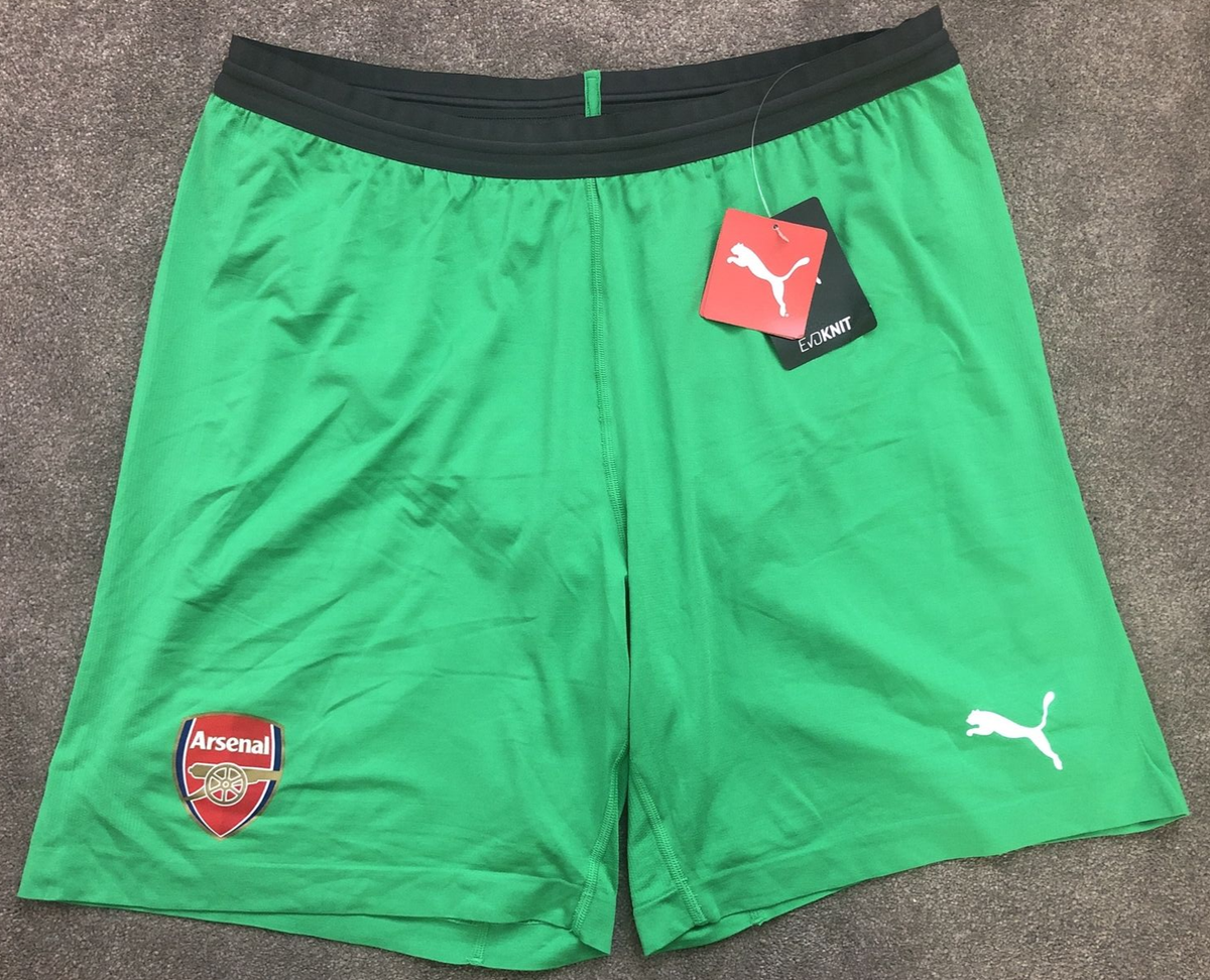 ARSENAL 2018/19 Football Shorts Puma Green Evoknit Mens XL BNWT