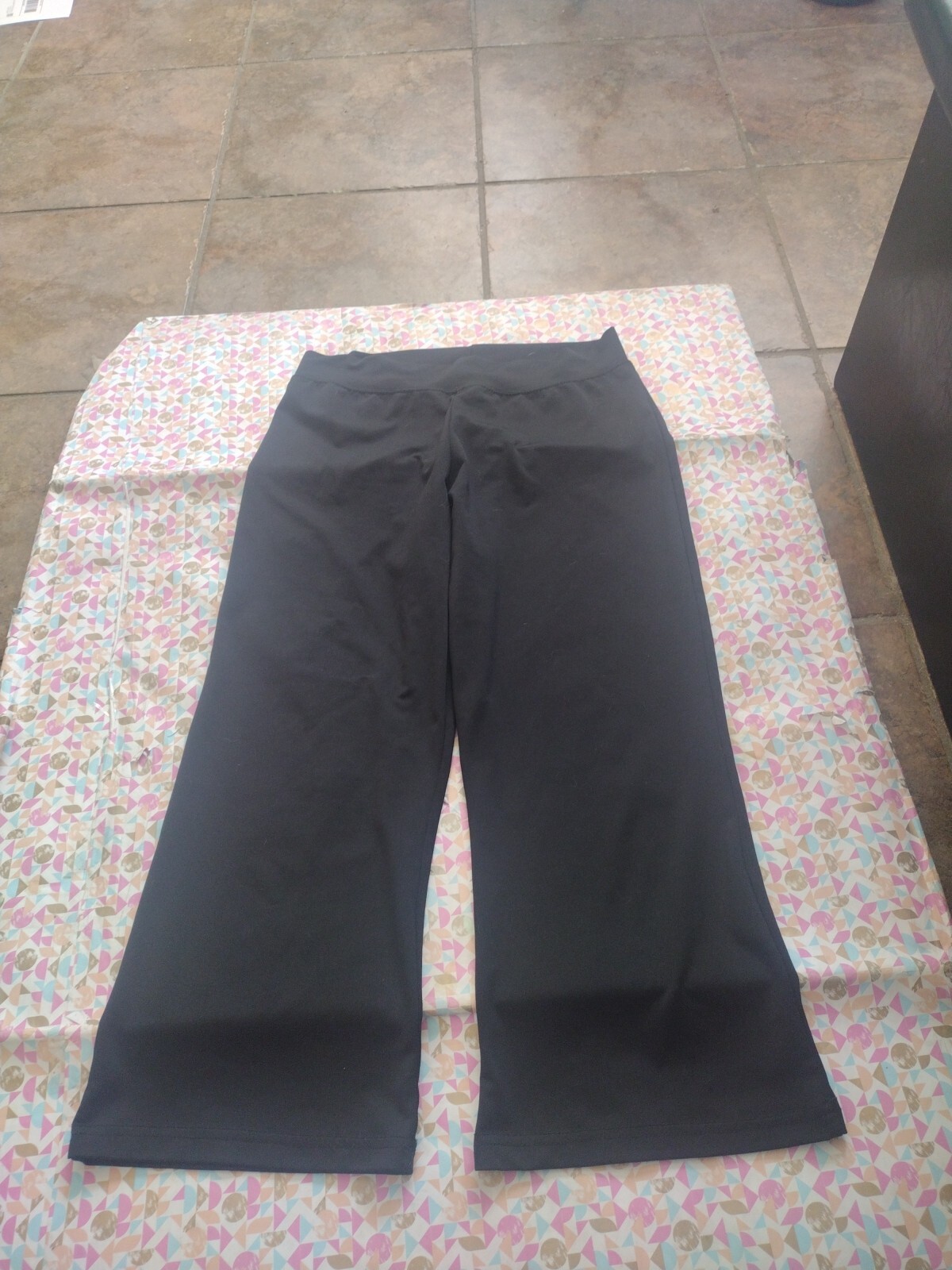 Women's Cute Cropped Leggings Aspire Brand size Medium.