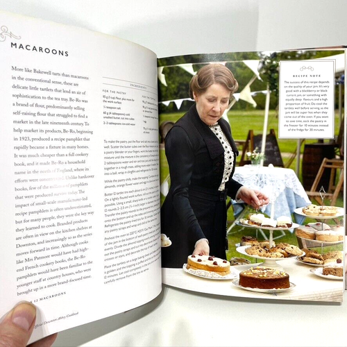 The Official Downton Abbey Cookbook Over 100 Recipes from the Crawley Household - Picture 7 of 8