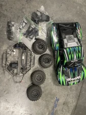 Traxxas Slash 4x4 1/10 Electric Short Course Truck Builder Kit