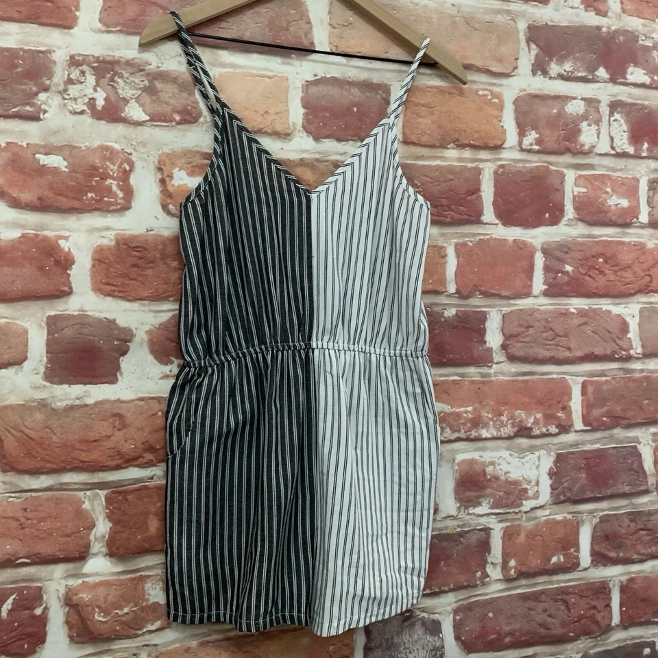 Umgee Shorts Romper Womens S Black White Striped Colorblock Casual Sleeveless - Image 2 of 4