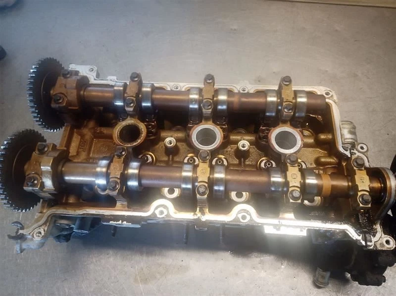 Левая головка блока цилиндров 3,0 л от 2006 Ford Escape 9120625 - Изображение 3 из 4