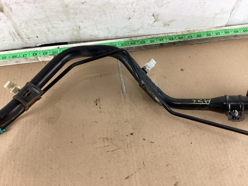 Труба горловины топливного бака 2018–2023 Subaru Crosstrek 42066FG051 от оригинального производителя - Изображение 3 из 4