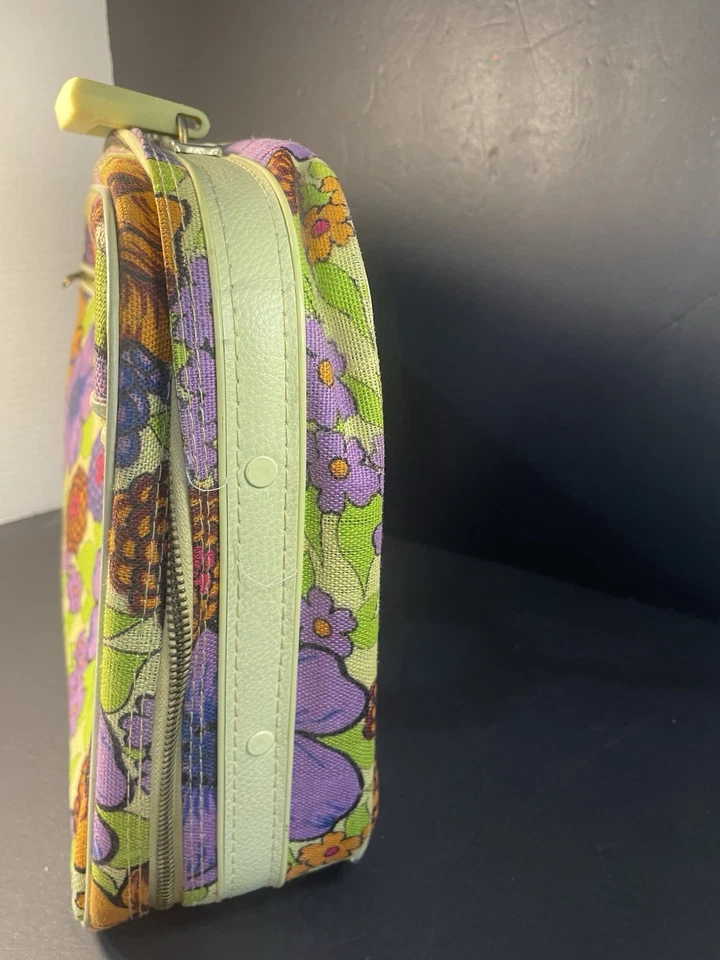 Cloth Suitcase Overnight Travel Bag Flower Power Groovy 1960s Hippie W/Key VTG - Image 3 of 4