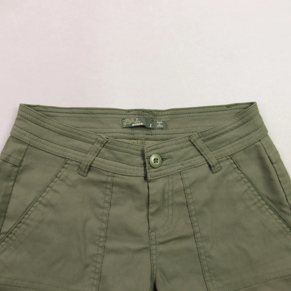 Shorts feminino Prana 2 bolsos leves ao ar livre verde chino - Imagem 2 de 4