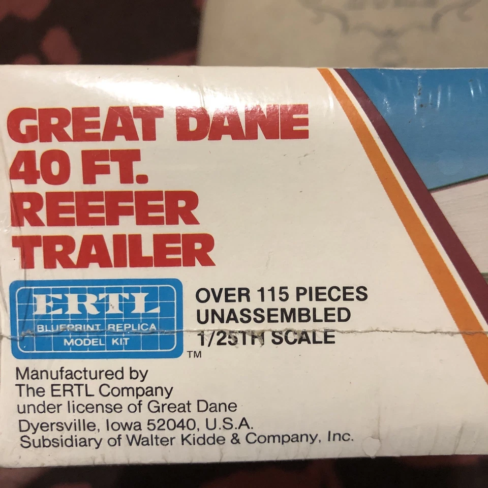ERTL Great Dane 40ft Reefer Trailer Truck Model Kit #8033 - Image 4 of 4