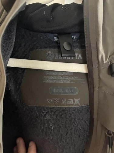 Beretta Rain Jacket with down lining with Down lining US L( 2 small holes on arm image 3