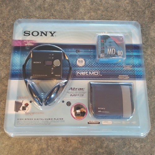 BRAND NEW Sony Walkman MiniDisc Player MZNE410/C with 5 Discs and