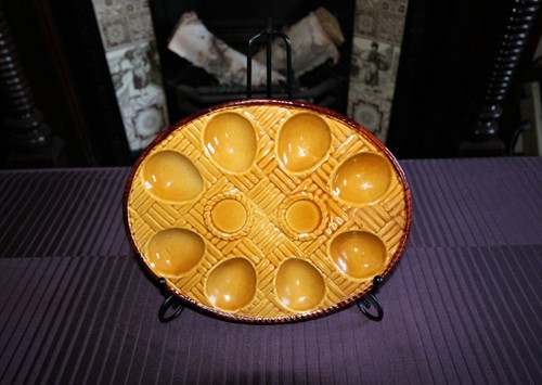 Vintage Carlton Ware Brown 10 Inch Raised Oval Egg Plate - Picture 4 of 12