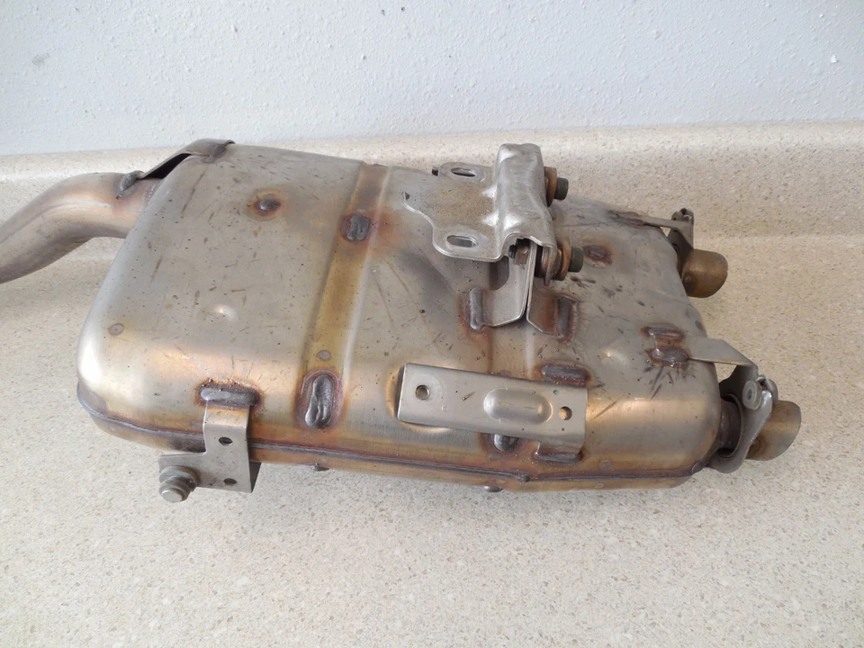 04 05 06 Yamaha FZ6 MUFFLER / MID PIPE REAR EXHAUST ASSEMBLY 5VX-14710-00-00 Foto 2 de 4