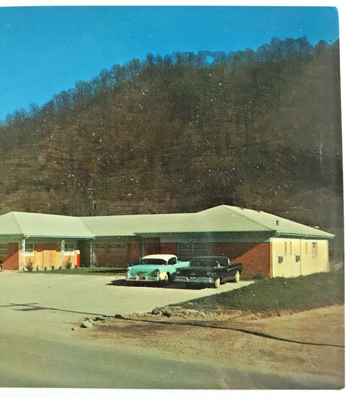 Vintage Postcard Kentucky Motel, Inc., Prestonsburg, Kentucky c 1950s