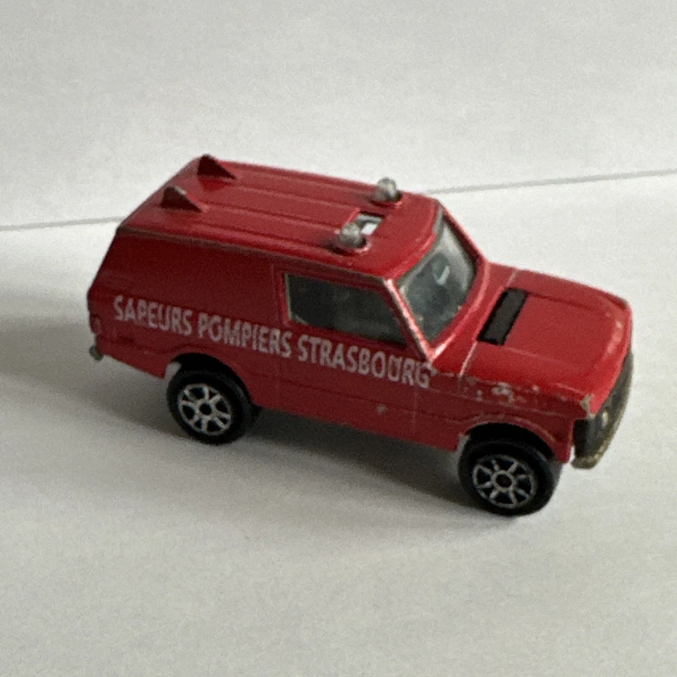 Voiture Miniature Majorette - Range Rover Sapeurs Pompiers Strasbourg - 246 1:60 - Photo 3/4