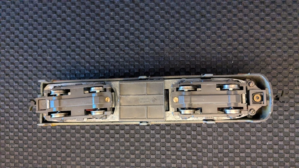 Model Power HO FA2 locomotive Union Pacific #1476A, runs OK - Image 4 of 4