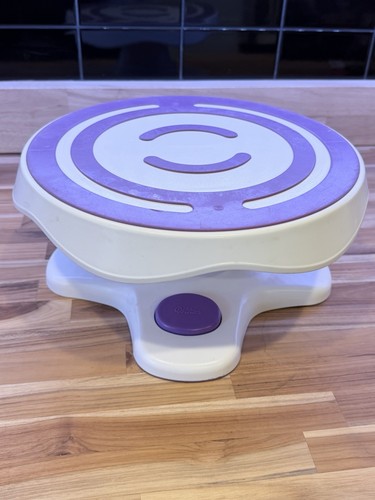 Wilton Tilt-N-Turn Ultra Tilting Cake Turntable (Purple)