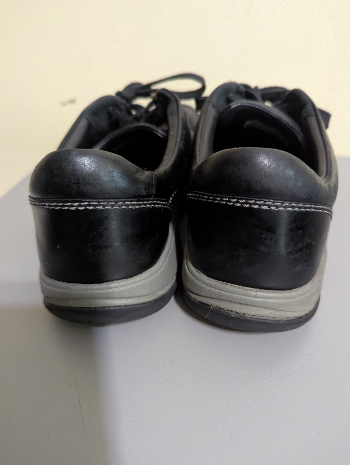 Scarpe comode Keen da donna taglia 9 5 Presidio II in pelle nera casual stringate