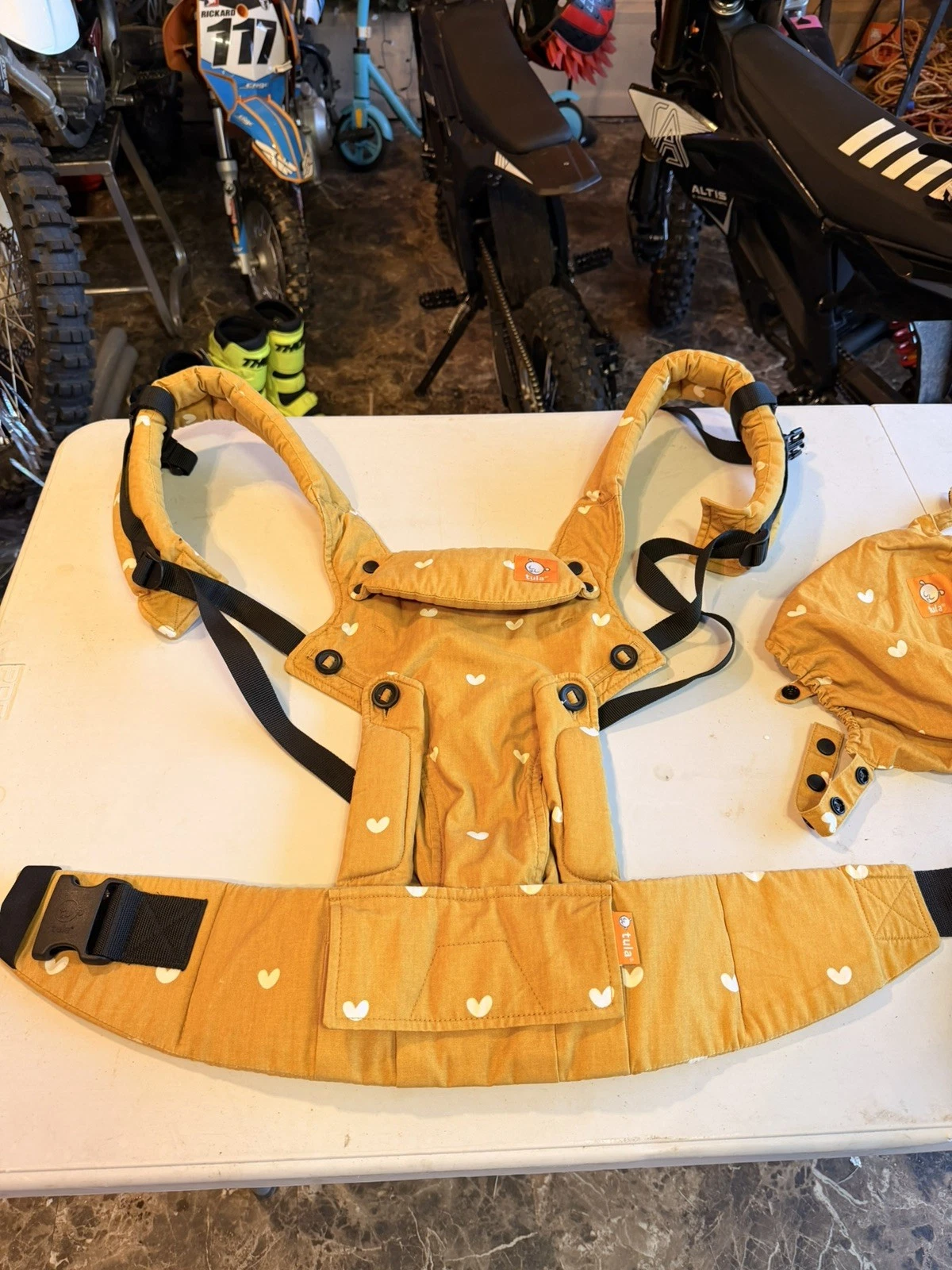 Baby Tula Explore Play Baby Carrier Yellow with White Hearts
Opens in a new window or tab