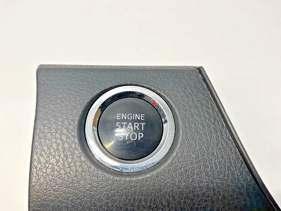 Botão de partida/parada do motor Toyota Camry 2018 com painel de acabamento preto 5548006410 fabricante de equipamento original - Imagem 3 de 4