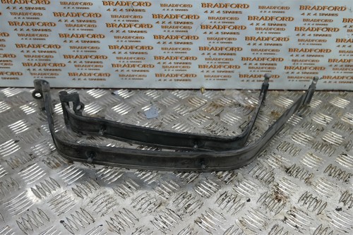 BFD040421 2014 TOYOTA HILUX DPF 3.0 AUTO FUEL TANK STRAPS
