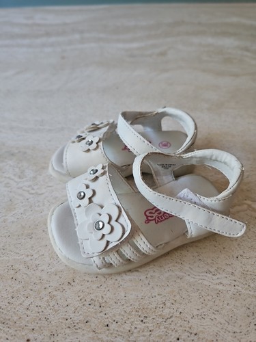 Teeny Toes Baby Girl's Size 3 Sandals 2 Strap Faux Leather Floral Applique White - Picture 14 of 17